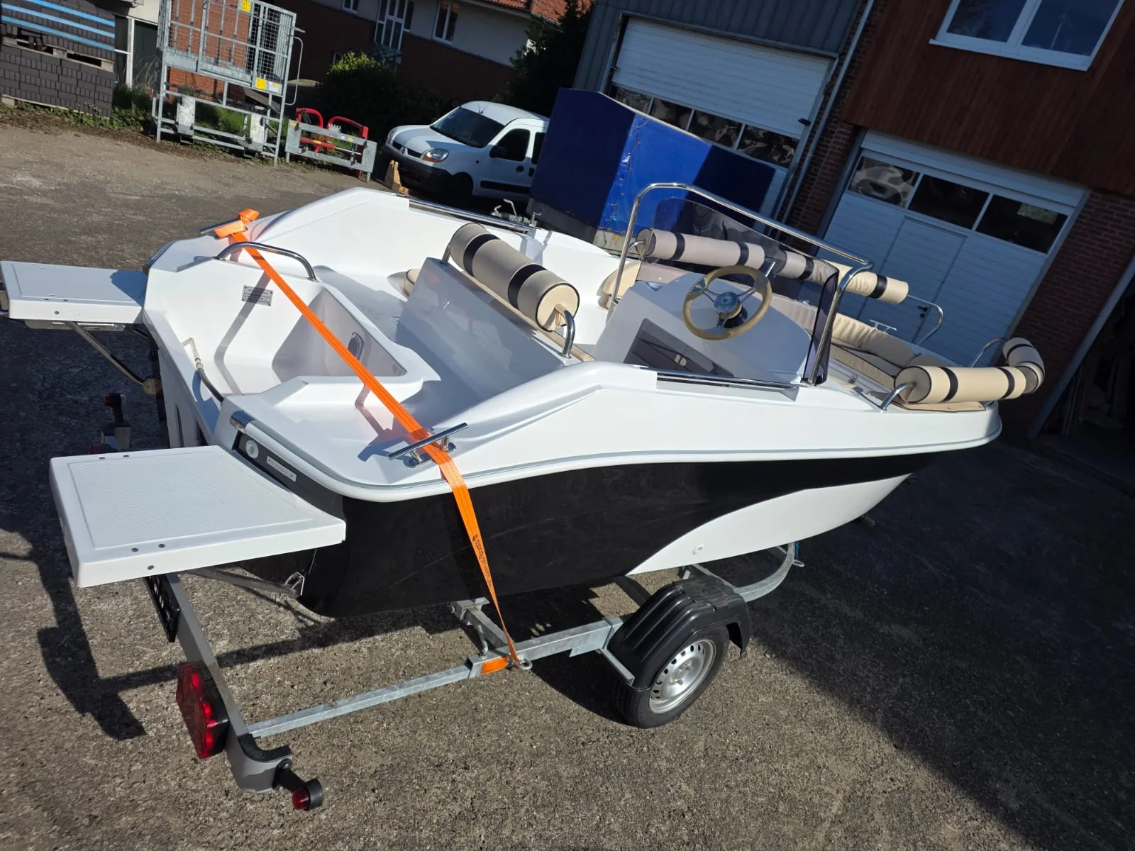 Quercus 520 Open mit Badeplattformen und Außenpolstern