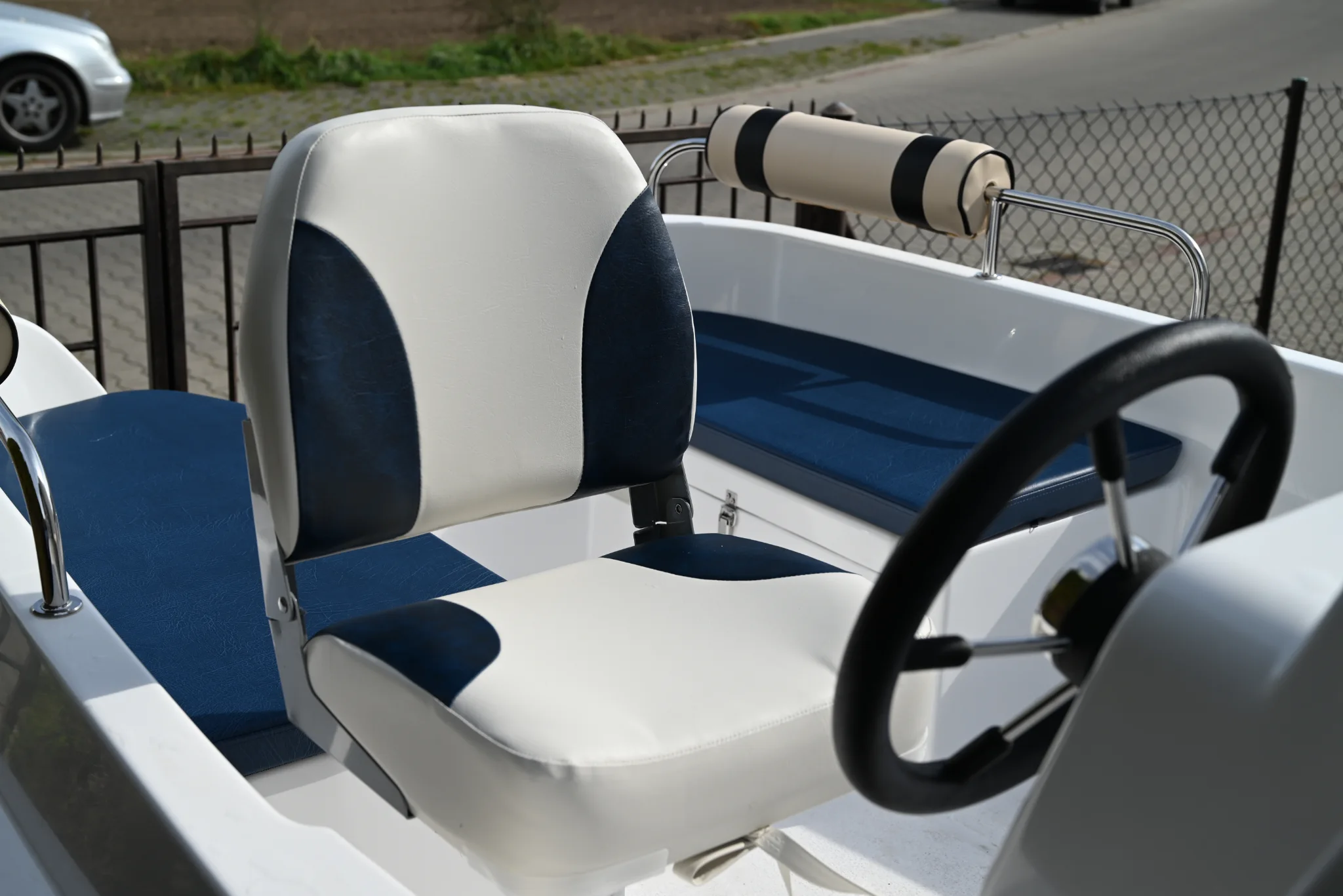 Austausch des Basic-Sitzes gegen Comfort